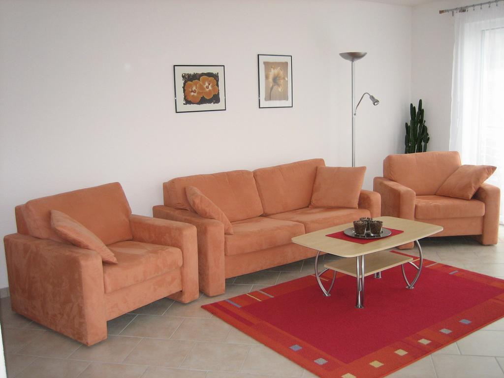 Haus Lorenz, Ferienwohnungen Имменштад-ам-Бодензее Экстерьер фото